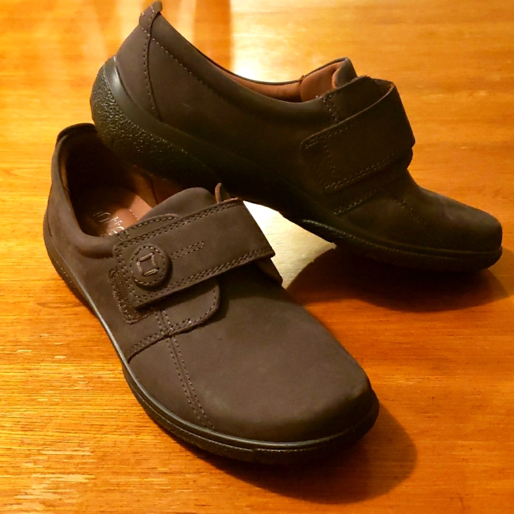 New without tags women's shoes size 7.5.